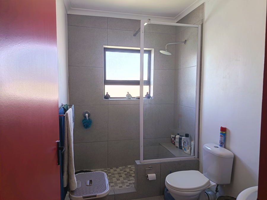 To Let 2 Bedroom Property for Rent in Country Club Western Cape
